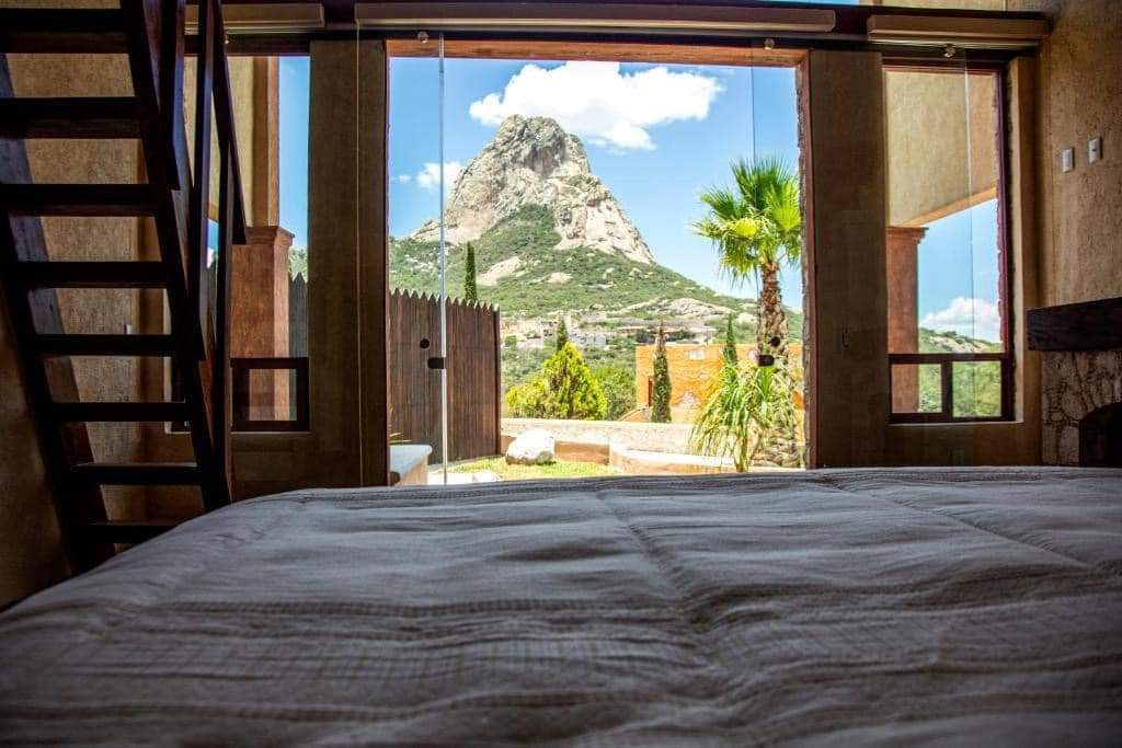 ReporteQRO_'s tweet photo. ¡Buenos días, que rico despertar con esta vista a la Peña de #Bernal!❤️🙌🏽
¡Excelente viernes para tod@s! 🤩 https://t.co/yo31yqYoIg