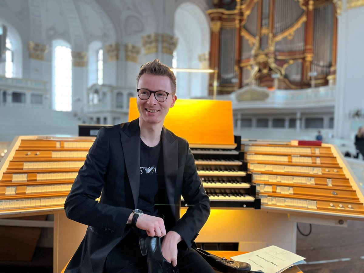 Incredibile venue for today’s <a href="/NorwichSchool/">Norwich School</a> Chapel Choir concert in Hamburg #stmichaelis