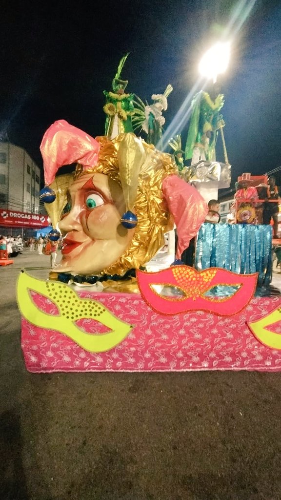 SandraHReis's tweet photo. Intendente Magalhães, RJ. Carnaval 2024. Povão na avenida. https://t.co/xh16vUEc0E