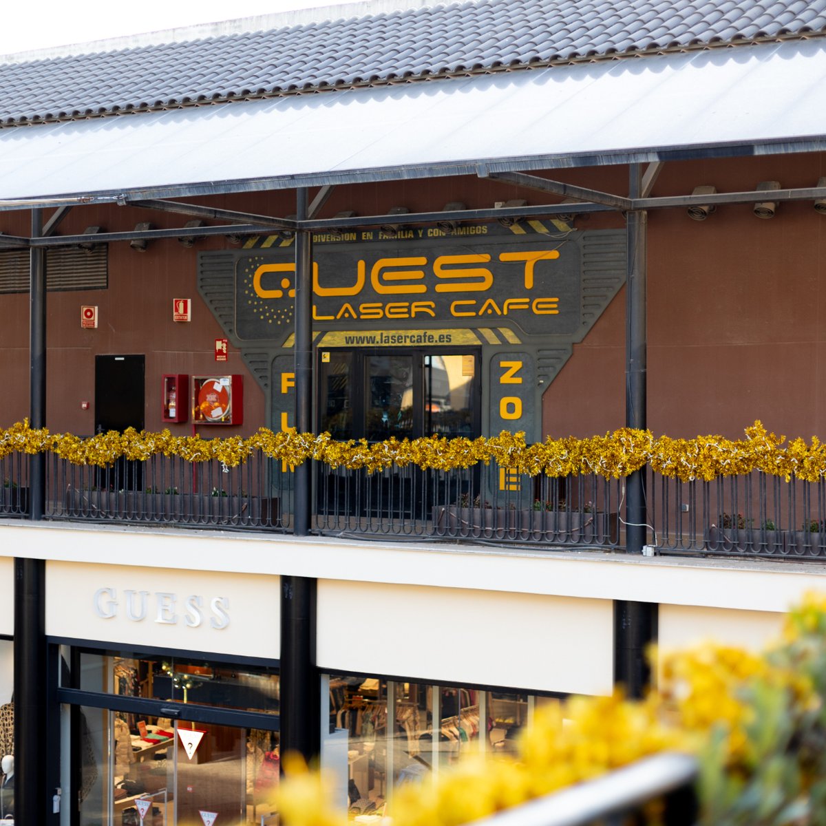 ¿Es viernes y todavía no tienes plan? 😉

 🙌🏽 Desde Factory Bonaire te invitamos a venir a Quest Laser Café 🚀 a pasar un buen rato en familia o con amigos ☕️

¡Os esperamos!

 #FactoryBonaire #TuUnicoOutlet #centrocomercial #lasergame #modaoutlet #diversion