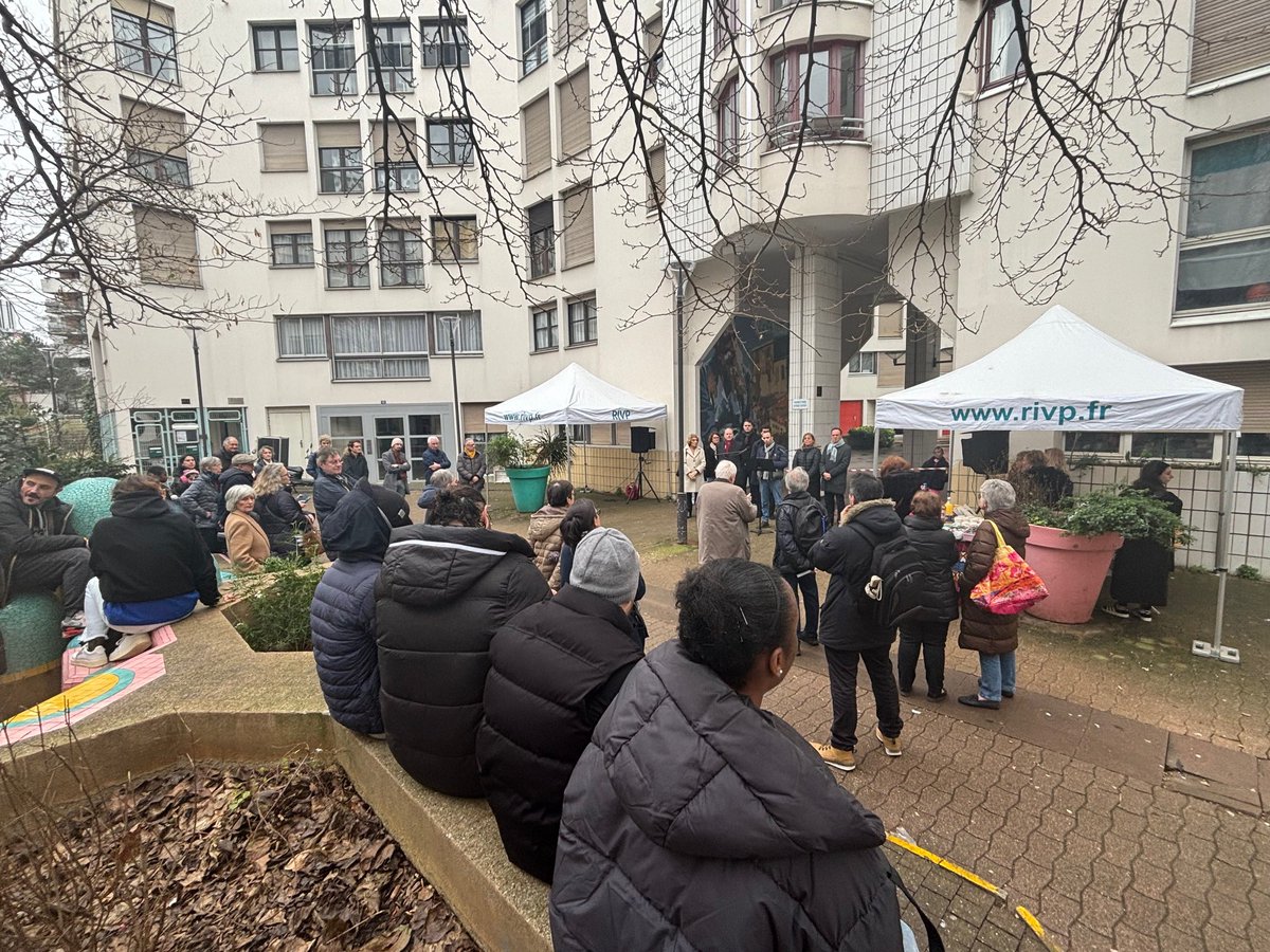 mairie15's tweet photo. Très belle inauguration que celle de la fresque réalisée dans la Cité Maillol, en hommage à l’artiste éponyme, par @Philippe_Goujon, Maire de #Paris15, à l’initiative des habitants du QPV #Falguière et du CQ #Pasteur-#Montparnasse, coordonnée par #LISACoop et #EVSNeckerFalguière https://t.co/bxicNZyW8t