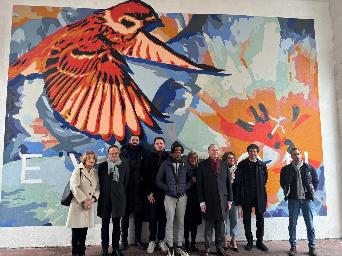 mairie15's tweet photo. Très belle inauguration que celle de la fresque réalisée dans la Cité Maillol, en hommage à l’artiste éponyme, par @Philippe_Goujon, Maire de #Paris15, à l’initiative des habitants du QPV #Falguière et du CQ #Pasteur-#Montparnasse, coordonnée par #LISACoop et #EVSNeckerFalguière https://t.co/bxicNZyW8t