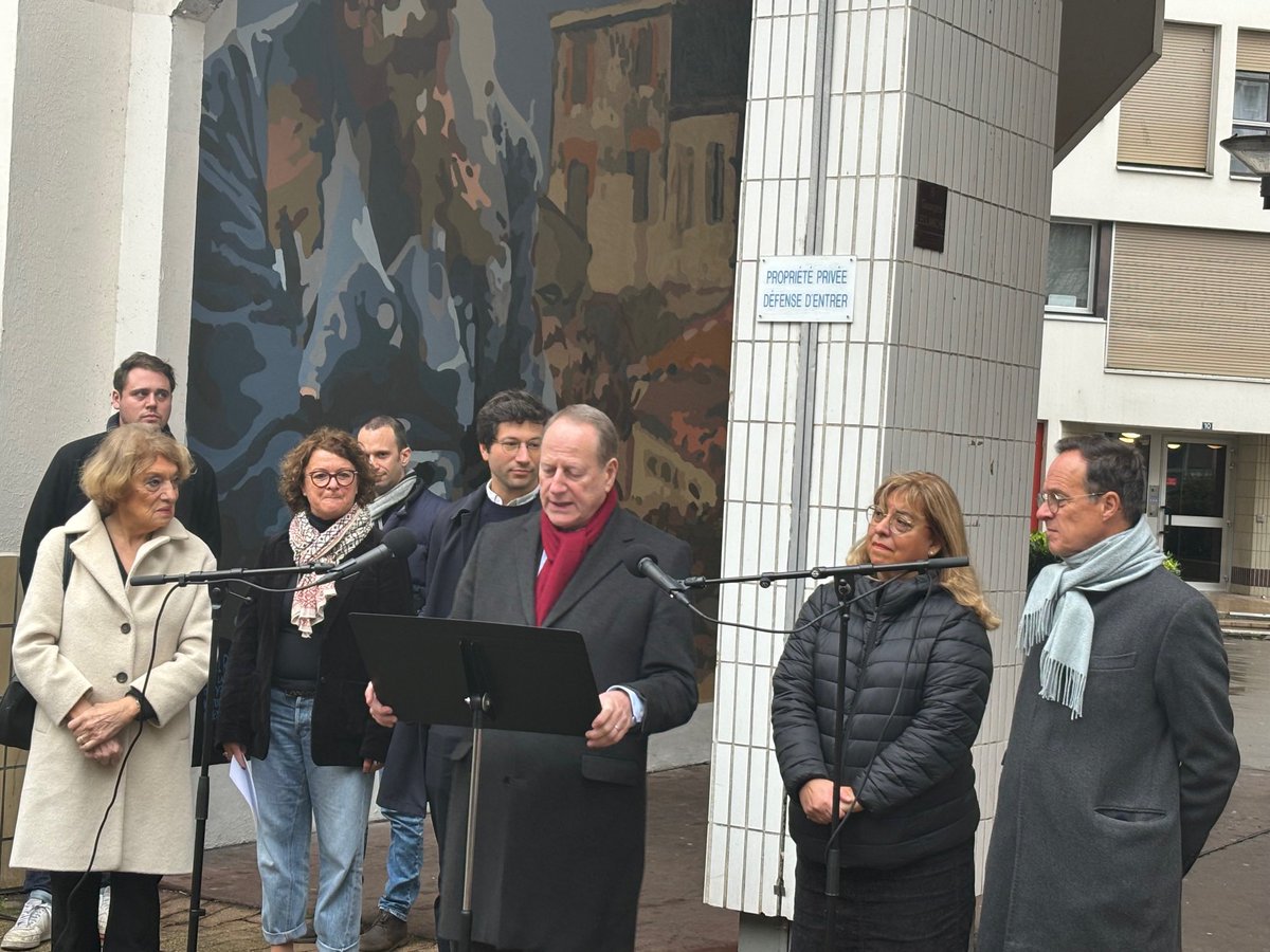 mairie15's tweet photo. Très belle inauguration que celle de la fresque réalisée dans la Cité Maillol, en hommage à l’artiste éponyme, par @Philippe_Goujon, Maire de #Paris15, à l’initiative des habitants du QPV #Falguière et du CQ #Pasteur-#Montparnasse, coordonnée par #LISACoop et #EVSNeckerFalguière https://t.co/bxicNZyW8t