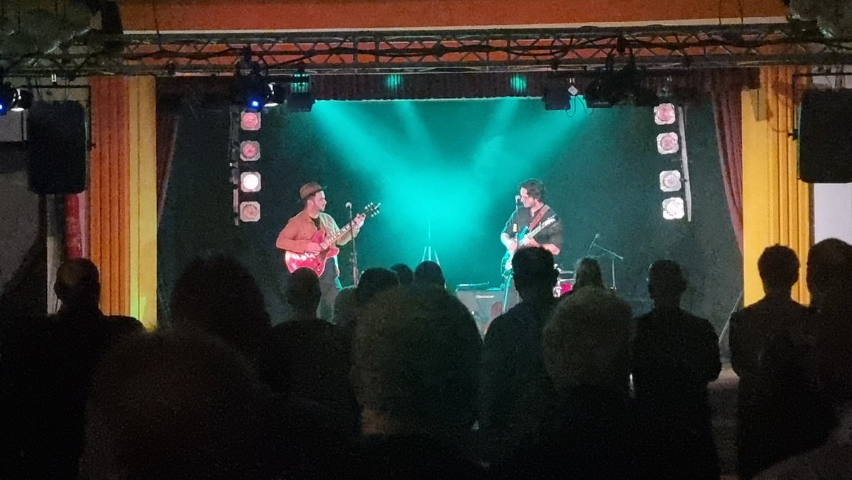 Safe to say our debut European headline tour is treating us very well! 🫶🏻 🇩🇪 🇧🇪 🇳🇱