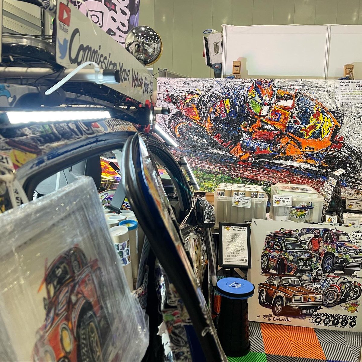 Popbangcolour's tweet photo. The @MCNnews Motorcycle Show is open @ExCeLLondon - pop by the @Popbangcolour stand and say hi! 👋🏻
I’ll be creating #ContinuousCycle wheeled themed drawings in the mobile studio for the next 3 days! 🏍️+✍🏻
Hope you like the setup!
#MCN #mcnmotorcycleshow https://t.co/P0eONM8kFO