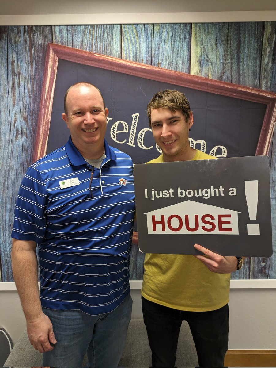 eck7474's tweet photo. Hey hey let's go! Long time coming for my buyer Josh getting into his first home, but we got there.
Who's next? Let me know if you or someone you know is ready to buy or sell - 405-400-8281.
#okcrealtor #okcrealestate #cookiesandhouses #closingday @wiseoakrealtyok @cookiesnhouses https://t.co/B1WYHys2k9