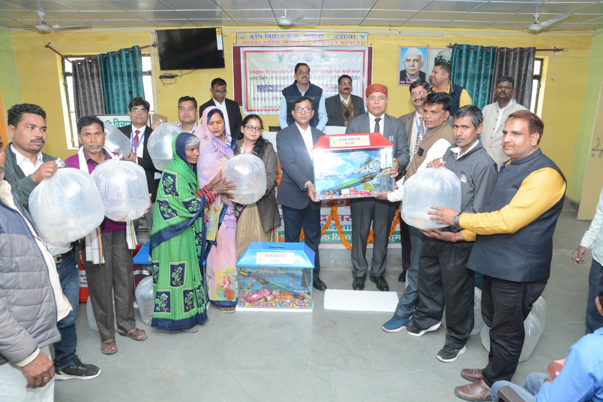 ICAR_NBFGR_LKO's tweet photo. 🐟 Capacity-building-cum-Awareness and Fishery-input distribution programme for the skill development of SC fish farmers under #SCSP component organized by @ICAR_NBFGR_LKO on 16.02.2024, in collaboration with #KVK, Masodha, #ANDUAT, Ayodhya!🐠✨
@icarindia @PIB_MoFAHD @MSJEGOI https://t.co/5J4mapMbap
