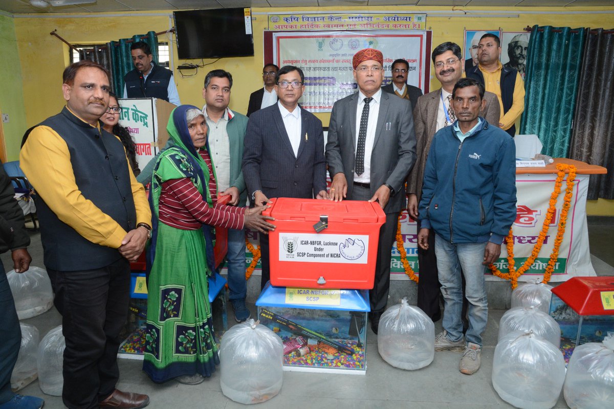 ICAR_NBFGR_LKO's tweet photo. 🐟 Capacity-building-cum-Awareness and Fishery-input distribution programme for the skill development of SC fish farmers under #SCSP component organized by @ICAR_NBFGR_LKO on 16.02.2024, in collaboration with #KVK, Masodha, #ANDUAT, Ayodhya!🐠✨
@icarindia @PIB_MoFAHD @MSJEGOI https://t.co/5J4mapMbap