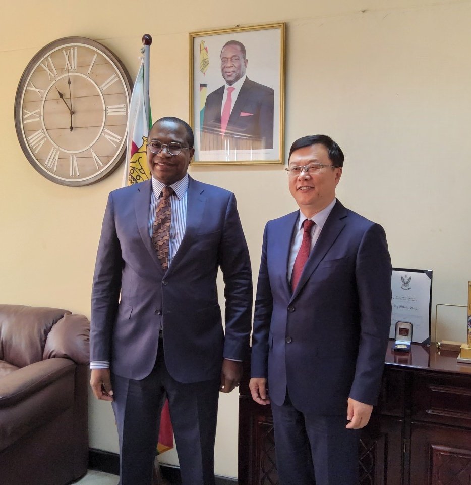 The Minister, Hon. Prof. Mthuli Ncube today held a meeting with China's  Ambassador to Zimbabwe, His Excellency Zhou Ding where they discussed  issues on Investment and Infrastructural Development.
#InvestmentPromotion #Engagement