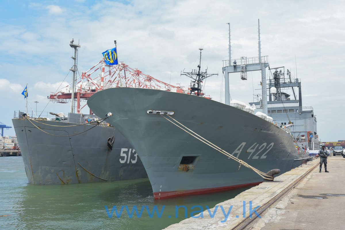 The Iranian Naval Ships Bushehr and Tonb arrived at the port of Colombo on a formal visit 16 Feb. @srilanka_navy welcomed the visiting ships in compliance with naval traditions. #NavalDiplomacy 🇮🇷🤝🇱🇰 Read more: news.navy.lk/eventnews/2024…