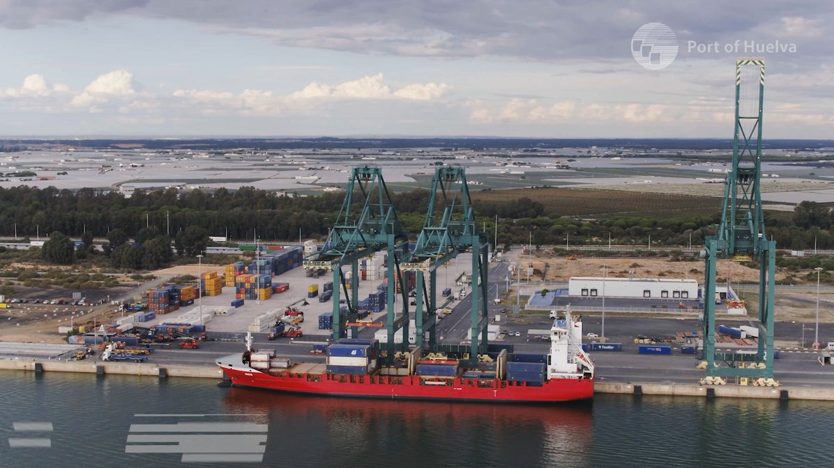 APHuelva's tweet photo. 🏗🚢 Desde el #PuertodeHuelva nos sumamos a la conmemoración del Día de la #Logística

En este marco, destacamos el proyecto de la #PlataformaIntermodal, cofinanciado por el programa Mecanismo Conectar Europa 

#CEFTransport 🇪🇺 @cinea_eu @puertosestado

🎥 https://t.co/brFTViQeMd https://t.co/OMdJebsblH