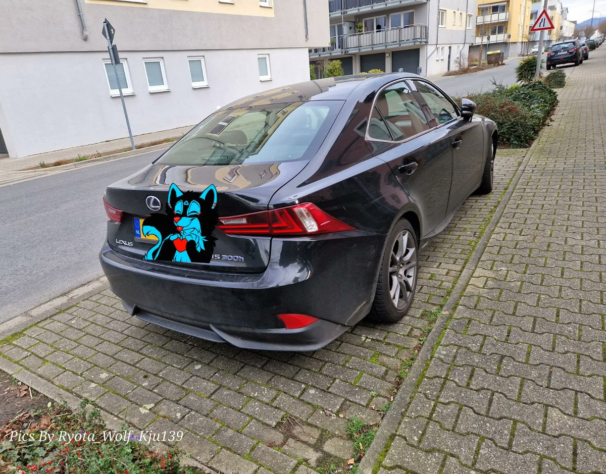 A interesting Lexsus Electric #carspotting