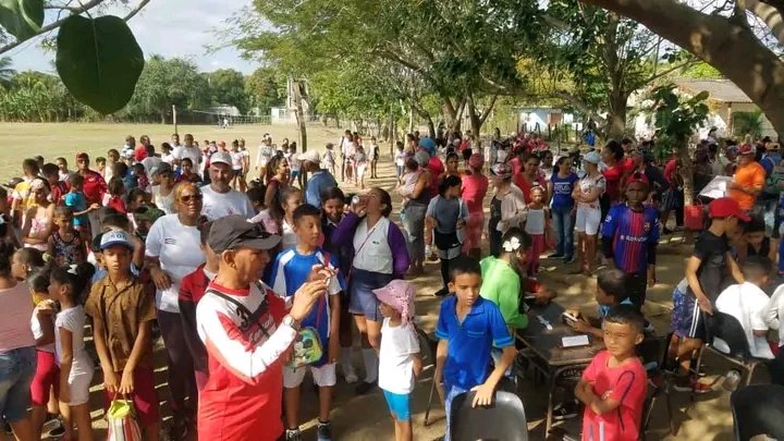 RolandoCas56802's tweet photo. La #Masividad,#Participación , #Alegria ,#Inclusion y #Valores que generan las actividades de #InderYara en nuestro territorio ,#SumateSomosMas
#DeporteYarense https://t.co/W7HiCRSFi4