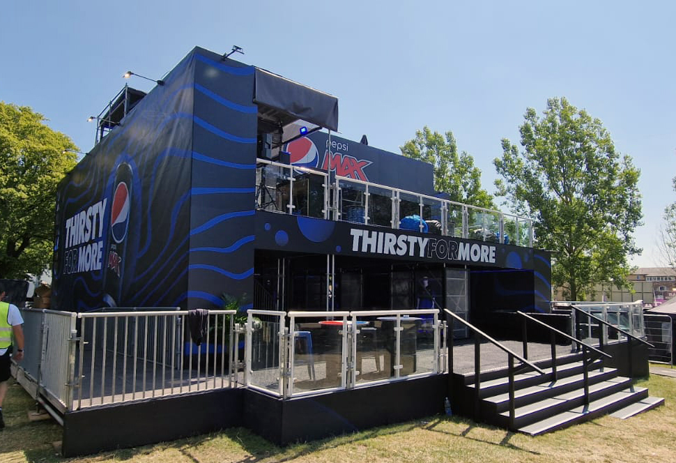 WeAreOMMPrint's tweet photo. Thirsty for summer to start?🔥

We’re dreaming of making waves again like we did at Wireless festival last year with our outstanding printed graphics for this crowd-pleasing construction.🙌

Bring your vision to life &amp; perform with #ommprint
 
Visit https://t.co/T6a1gj49DJ https://t.co/fFwsbGo5o0