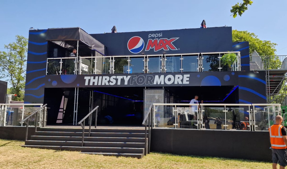 WeAreOMMPrint's tweet photo. Thirsty for summer to start?🔥

We’re dreaming of making waves again like we did at Wireless festival last year with our outstanding printed graphics for this crowd-pleasing construction.🙌

Bring your vision to life &amp; perform with #ommprint
 
Visit https://t.co/T6a1gj49DJ https://t.co/fFwsbGo5o0