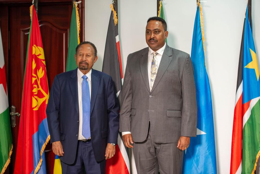 SudanPMHamdok's tweet photo. التقيت اليوم ، برفقة وفد من تقدم، بالسكرتير التنفيذى للهيئة الحكومية للتنمية ( الايقاد) السيد ورقنى قبيهو ، بمكتب المنظمة فى اديس ابابا حيث ناقشنا الحرب المدمرة فى السودان والكارثة الإنسانية الناتجة عنها والدور الكبير الذى تضطلع به الايقاد فى سبيل وقف الحرب والحفاظ على وحدة السودان وسلامة اراضيه واستعادة التحول المدنى الديمقراطى عبر عملية سياسية وفق مقررات قمة الايقاد الأخيرة فى العاصمة اليوغندية