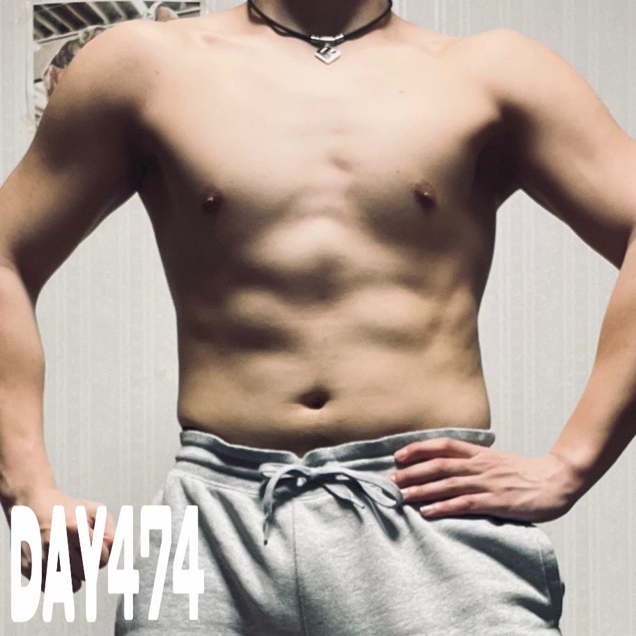 utamaru_fit's tweet photo. #DAY474
腕トレ終了🫡
自宅に帰ってハイキューの熱が治らず、筋トレ少し遅くなりましたがしっかり追い込み完了💪
今日は夜な夜な漫画読みそう😅
明日はいちご狩りだ〜🍓
皆様、良い週末をお過ごしください👋
#筋トレ
#ダイエット
#ボディメイク
#フィットネス
#トレーニング
#ワークアウト https://t.co/ipUkhJK5FF
