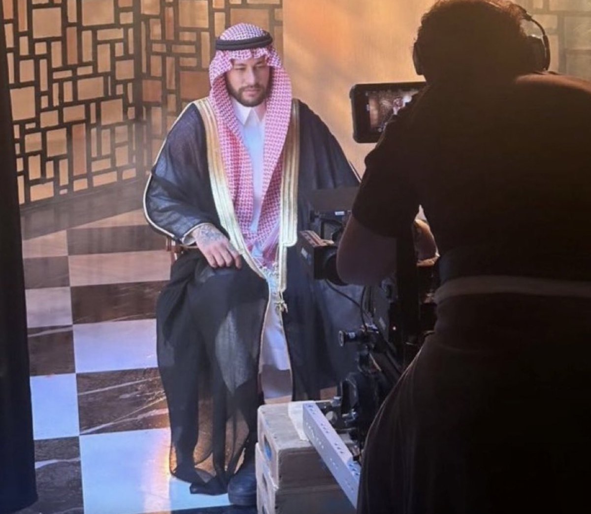 *Arabs can have 4 wives*

Neymar: