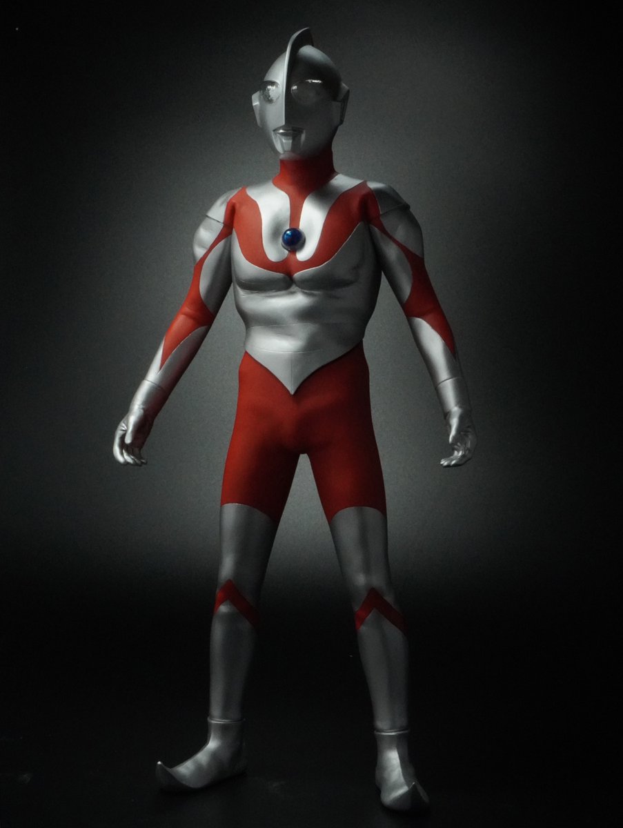 ハンサムタロウエム ウルトラマンBタイプ。まさにULTRAなMAN。影を纏っ
