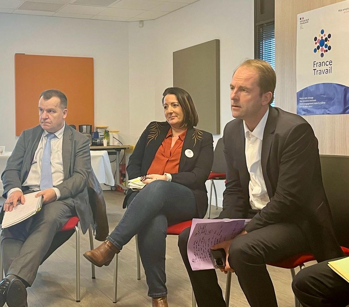 FTravail_NA's tweet photo. @ThibautGuilluy @Alain_Mauny @MjSenemaud @WeberNathalie8 @Prefet24 @VilledeBergerac 1⃣3⃣0⃣ #immersions engagées le 8 février, avec 29 entreprises #AvecFranceTravail: "les employeurs ont accès à des profils auxquels ils n'auraient pas pensés, et les candidats peuvent découvrir tous les postes et pas seulement un métier." Céline, responsable d'équipe à #Bergerac https://t.co/Nc8tLvf88E