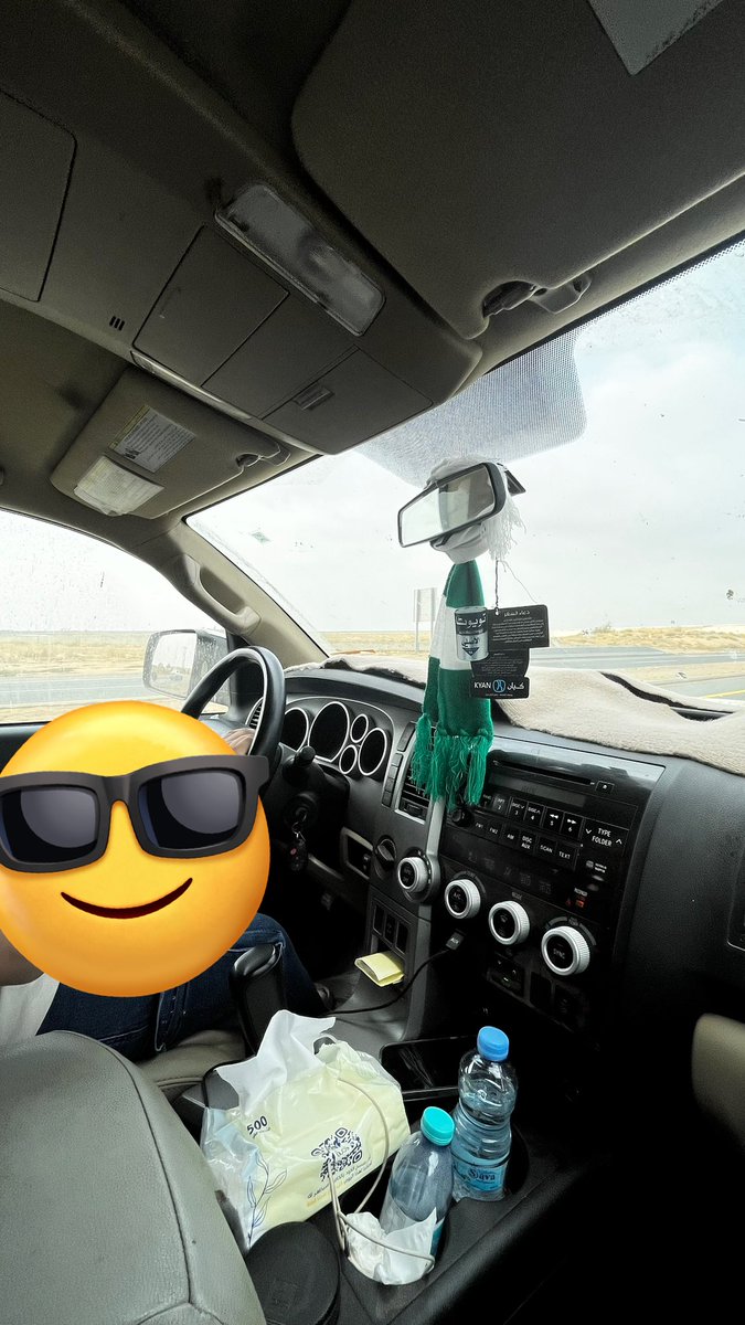 لاتحدث دائماً 
اخ اهلاوي متعصب مودي اخته لمباراة الشباب🤣🤍🖤
يارب توفيقك🩶🖤🤍