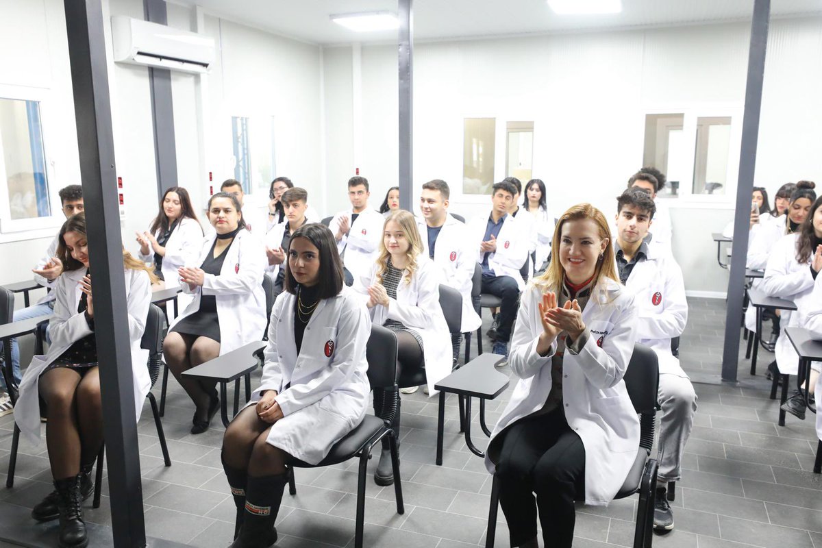 DEÜ Veteriner Fakültesi (@deu_veteriner) on Twitter photo Büyükelçilik ünvanı alan ve Akdeniz İçin Birlik (UFM) Türkiye Cumhuriyeti Özel Temsilcisi olarak atanan Rektörümüz Prof.Dr. Nükhet HOTAR hocamızı tebrik ediyor, yeni görevinde başarılar diliyoruz.
<a href="/hotar_nukhet/">Prof. Dr. Nükhet Hotar</a> Büyükelçilik ünvanı alan ve Akdeniz İçin Birlik (UFM) Türkiye Cumhuriyeti Özel Temsilcisi olarak atanan Rektörümüz Prof.Dr. Nükhet HOTAR hocamızı tebrik ediyor, yeni görevinde başarılar diliyoruz.
<a href="/hotar_nukhet/">Prof. Dr. Nükhet Hotar</a>