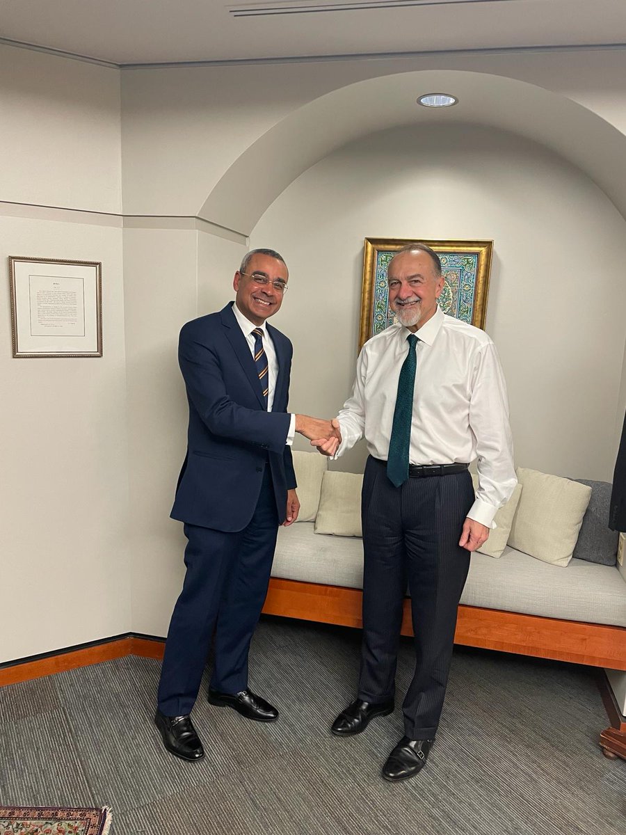 Osama_Mobarez_'s tweet photo. It was a pleasure meeting with PDAS Henry Wooster- @StateDept. During the meeting I had the privilege of showcasing the impactful activities that EMGF has spearheaded, highlighting our joint commitment to boost strategic partnerships, #regional #integration in the region. https://t.co/z2Qpp0E4f5