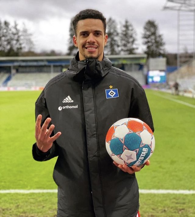 FA <a href="/TheVFL_/">VFL</a> 

ST/WM

Want to play more in the attack again but will play CB/FB for the right team. 

Rts appreciated 💙