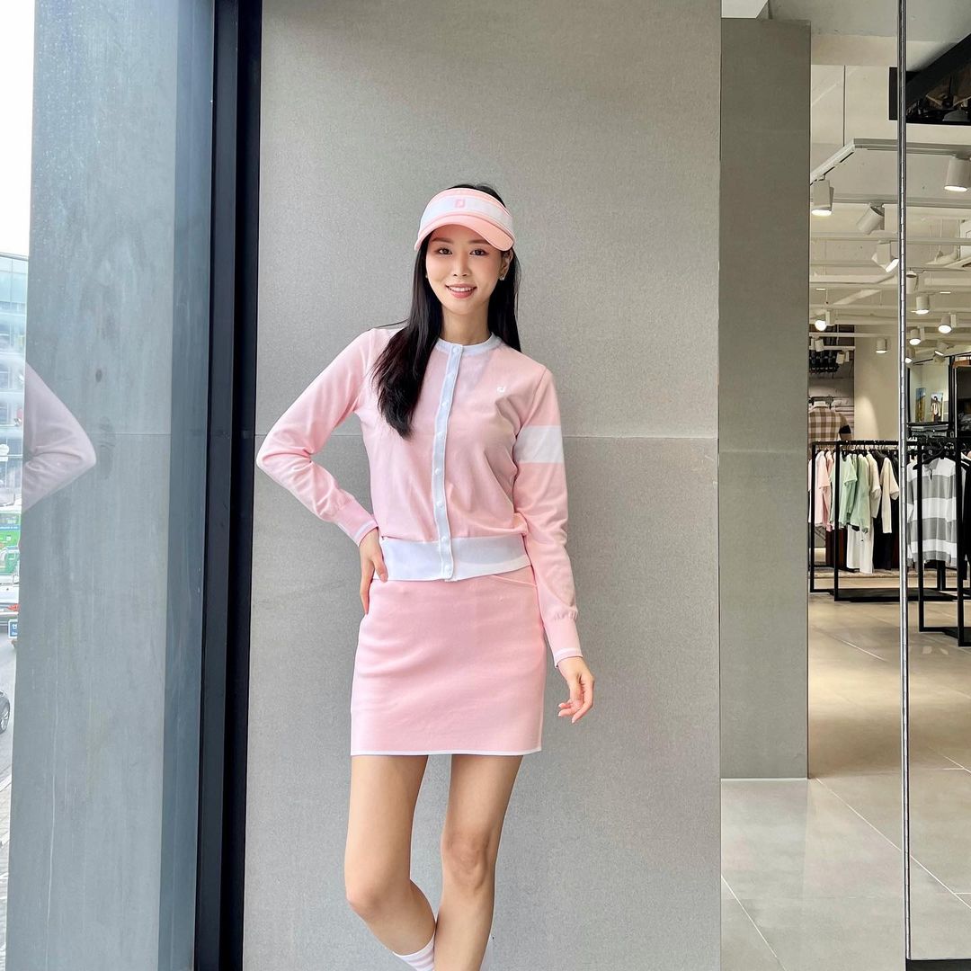 직장은 남이 만들어놓은 조직이지만, 직업은 내 몸과 머리에 남는 개인기이며 누군가에게 도움이 되어 돈과 교환할 수 있는(팔 수 있는) 기술이다.