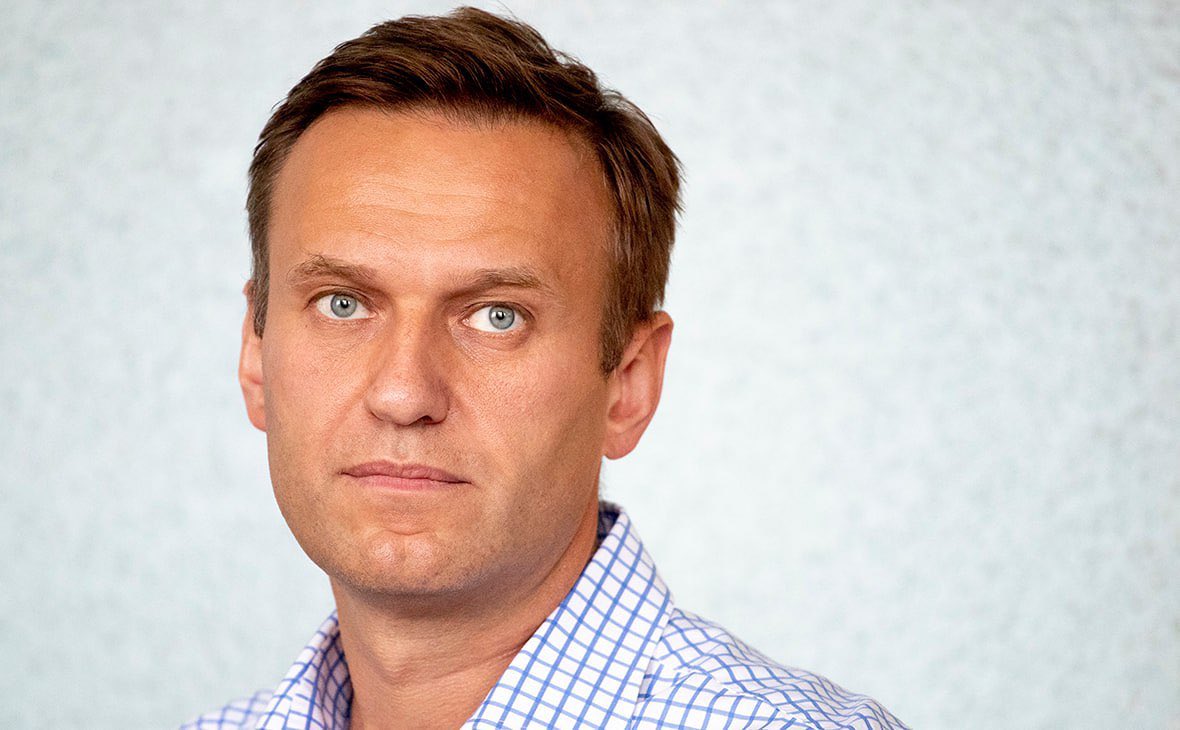 Alexei Navalny, principal opposant politique à Vladimir Poutine est mort dans la colonie pénitentiaire de Russie où le Kremlin l’avait envoyé, au nord du cercle polaire arctique.