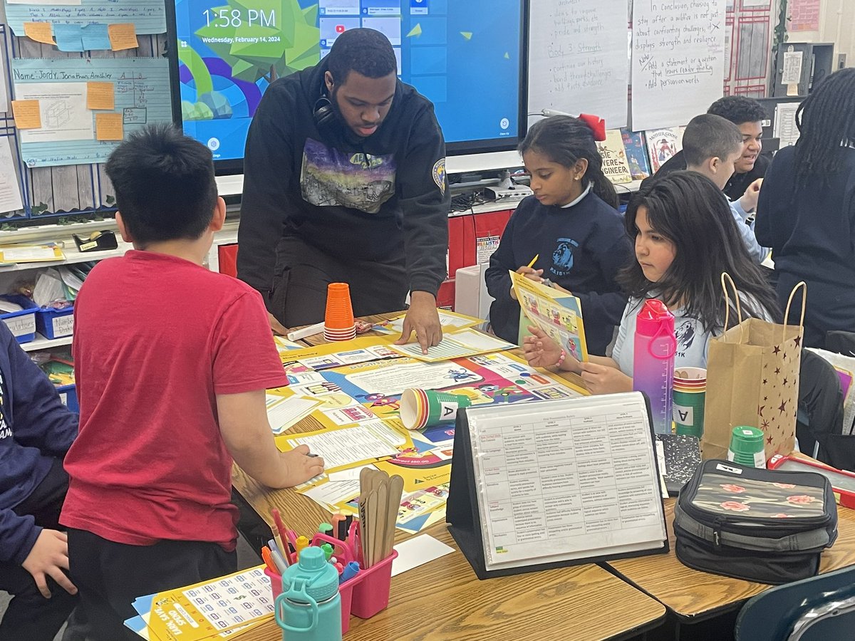32K151's tweet photo. This week students from @AELNYC     came to @32k151 and taught our students for the entire day about financial literacy! Thank you for making this yearly event possible! #powerinpartnership https://t.co/3G2G7sJy3z