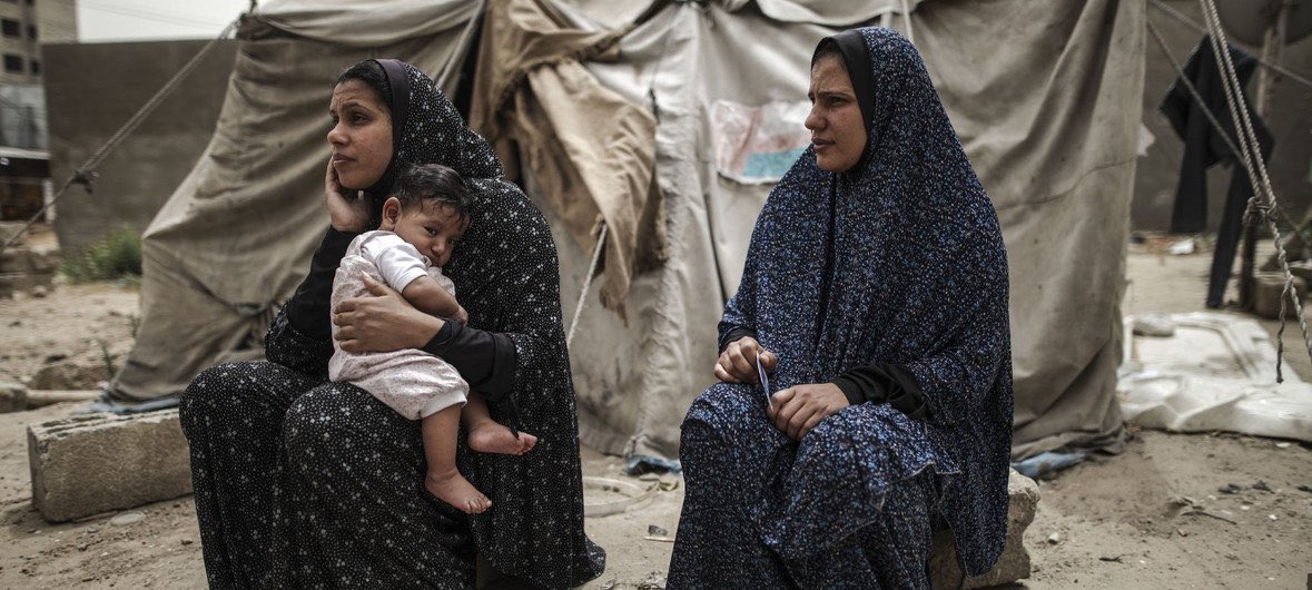 SanaSaeed's tweet photo. For months we have seen Palestinian women wear their prayer garments as their last items of clothing, their clothing as they carry their children after displacement; as they kiss their children, husbands, brothers &amp; fathers goodbye.

The culture of celebrity is rotten. https://t.co/KvnsyyDhz6