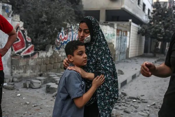 SanaSaeed's tweet photo. For months we have seen Palestinian women wear their prayer garments as their last items of clothing, their clothing as they carry their children after displacement; as they kiss their children, husbands, brothers &amp; fathers goodbye.

The culture of celebrity is rotten. https://t.co/KvnsyyDhz6