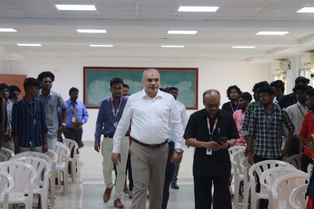 uniqueMEPengg's tweet photo. 🤝 Exciting News Alert! 🎓 We're Happy to announce the signing of a game-changing Memorandum of Understanding (MoU) with Dhanalakshmi  Srinivasan Engineering college! 📝 #MoU #Partnership #Collaboration #HigherEducation #Innovation https://t.co/W6MCnAcijX