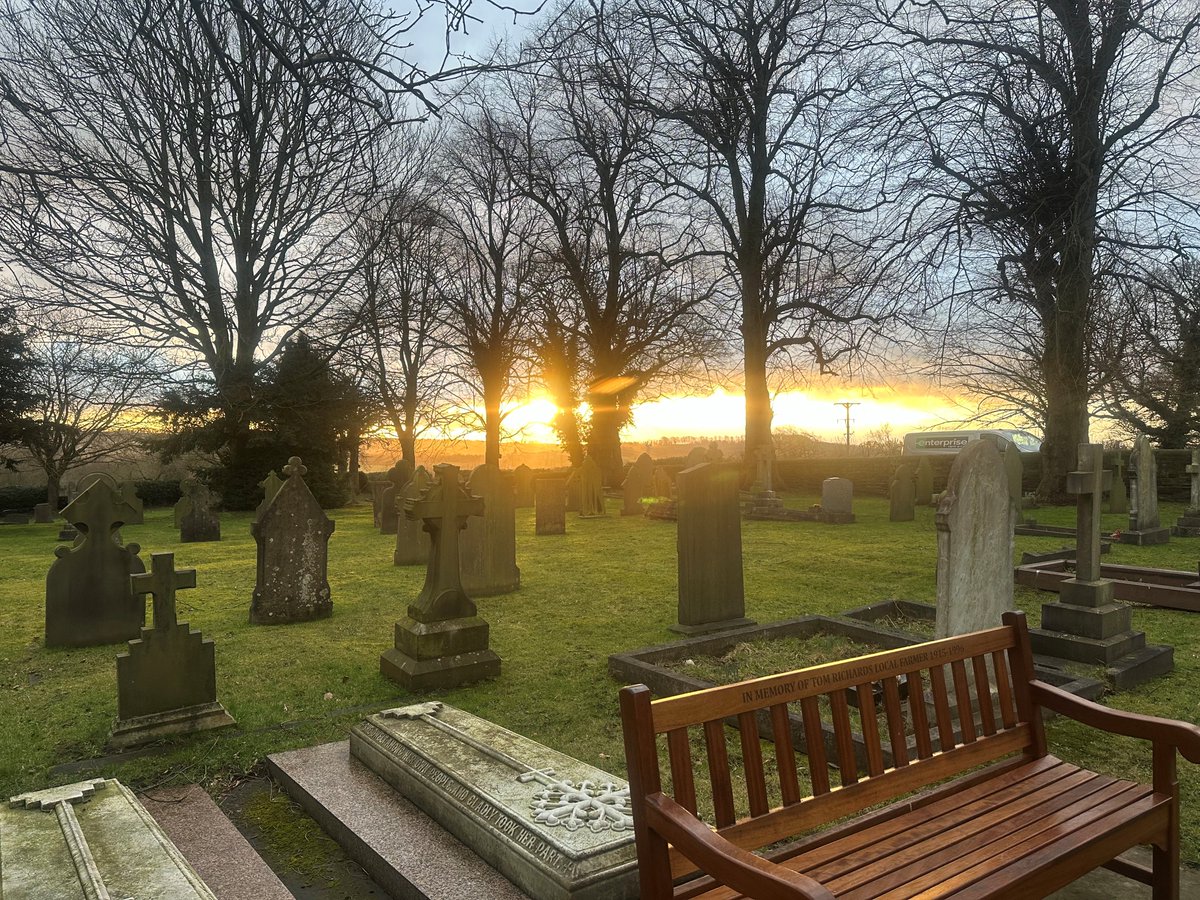 empscommunityp1's tweet photo. Team working at All Saints Church, Heath, Chesterfield last weekend https://t.co/yjepWYQKnw