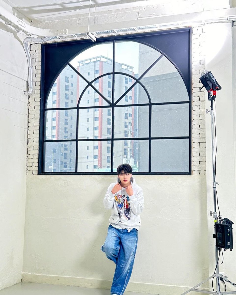ZB1_ig's tweet photo. "❄️
#ZEROBASEONE #ZB1 #제로베이스원
#PARKGUNWOOK #박건욱
#ROMANTICCROWN #RMTCRW"
(2) https://t.co/zsJgMr2KzF