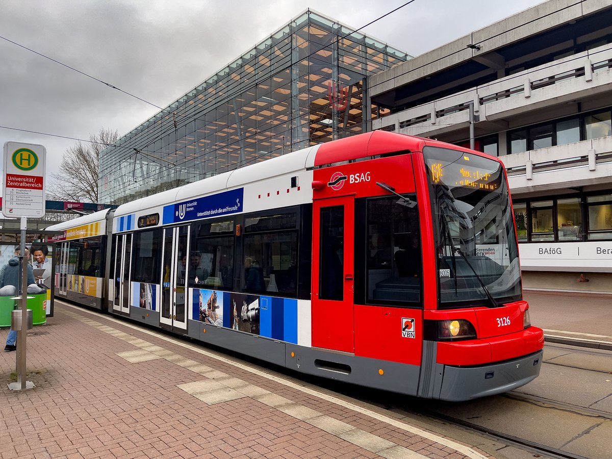 VolkerDiekamp's tweet photo. 3 meiner Fotos, geschossen auf der #FSMeteor, der #FSMerian und am #Marum #unibremen, fahren zur Zeit als Werbeträger einer exzellenten #UNI auf einer #straßenbahn der #BSAG durch #bremen #meeresforschung #marineresearch #oceandrilling https://t.co/fdD3ynLQSM