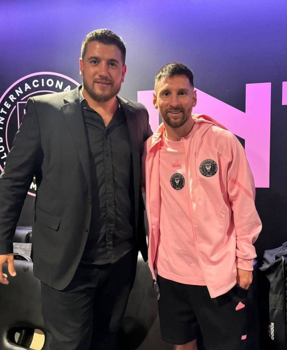 MAURYAMBROSI's tweet photo. Coronados de Gloria ❤️🤍❤️🤍🇦🇷

@JMCAVAGLIATTO @TeamMessi https://t.co/Ih9l3Q9VPK