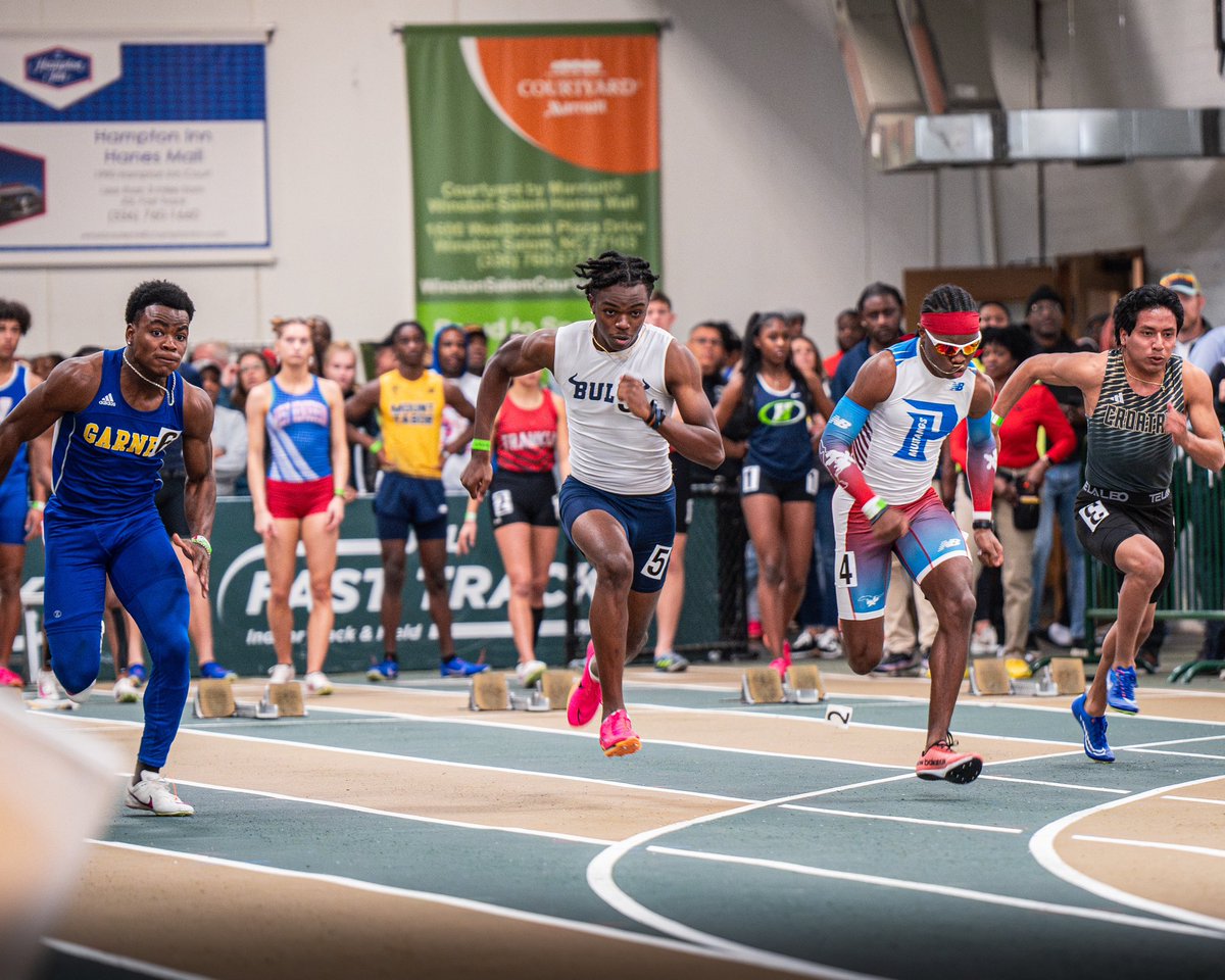 Thankful for a great indoor season! I want to thank my coaches for successful season!! 55m-6.57 300m-37.54 Indoor▶️Outdoor @704ragingbull @JET_flywithus @TheCoachColeman @HRHSrecruits @hrhsbulls