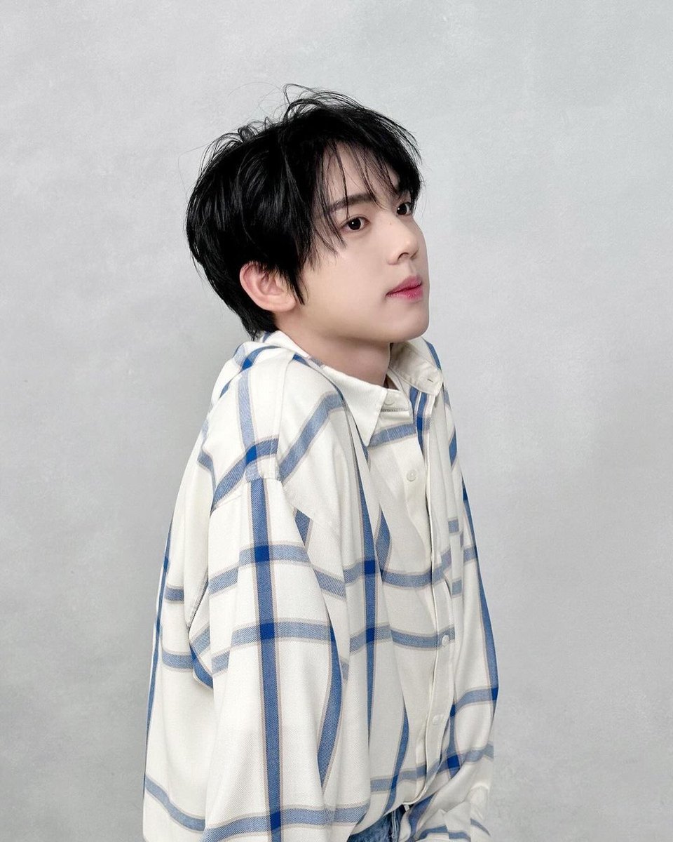 ZB1_ig's tweet photo. "🫠
#ZEROBASEONE #ZB1 #제로베이스원
#HANYUJIN #한유진
#ROMANTICCROWN #RMTCRW"
(3) https://t.co/xKWV92VDzB
