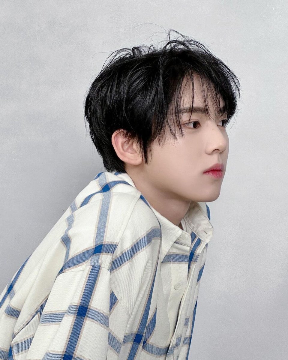ZB1_ig's tweet photo. "🫠
#ZEROBASEONE #ZB1 #제로베이스원
#HANYUJIN #한유진
#ROMANTICCROWN #RMTCRW"
(3) https://t.co/xKWV92VDzB