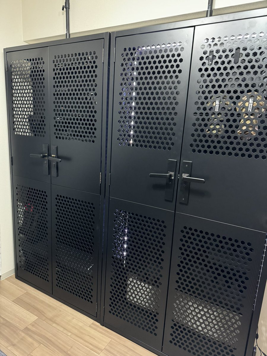 Ha_ya_to_1018's tweet image. 賃貸マンションに
ガンラック2つとか
気が狂ってる（2回目）

  #トレチェス
 #ガンラック
 #Substa