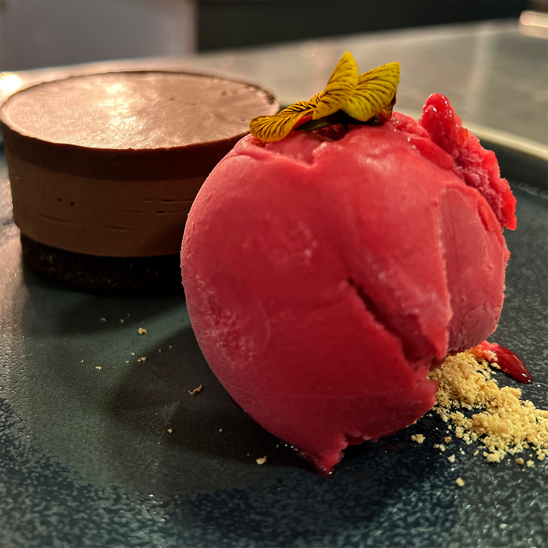 TheCliffeFolkes's tweet photo. Nothing beats a great meal ๐ with a fantastic view. At The Cliffe Lounge Bar & Kitchen, you can enjoy both.
https://t.co/cashs78qKR ๐ท๐ธ๐น
#thecliffe #folkestone #oceanview #theleas #visitfolkestoneandhythe #kent #cocktails #food #drink #loungebar #bar #restaurant #friends #uk https://t.co/bHoGZjBY4W