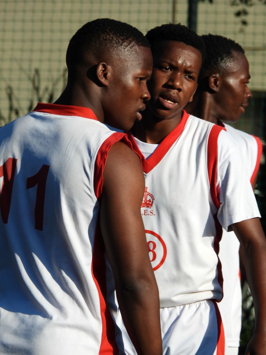 KingEdVIISchool's tweet photo. More exciting games in the heat yesterday against Helpmekaar! The ever improving U14C team winning 29-10, good job boys! Wins to all our other teams with a close game between 3rds and Helpmekaar 1st team, all the hard work and dedication is paying off. #redBasketball https://t.co/viCNdRXuyw