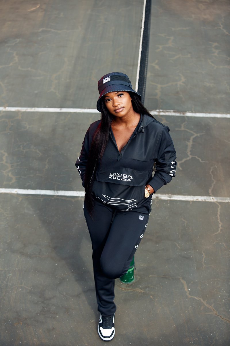 F_ossGregsfoss's tweet photo. Court Conqueror with @loxionkulca @loxionenergy @dunnsclothing 

#LoxionxDunns #GotltAtDunns #LoxionKulca2024
#ShowUsYourKulca
#LoxionLovesMusic #LoxionLovesFashion
#CoolestStreetwear
#LoxionxDunnsfashion #Unisex #ShopNow #ambassador https://t.co/svM1kJE05O