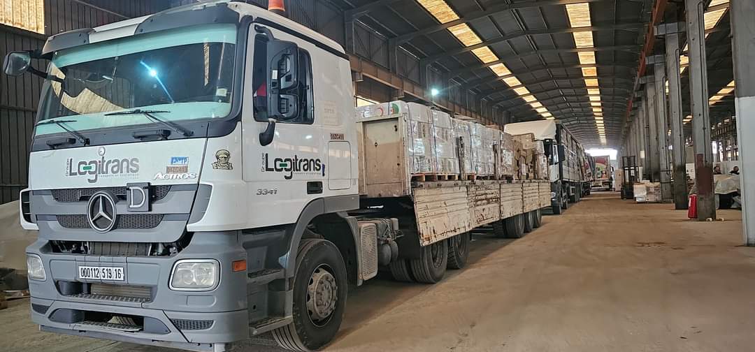 #الحملة_التضامنية_لشهر_رمضان_الكريم 
#الهلال_الأحمر_الجزائري يرسل أولى القوافل إلى ولاية #البيض والولاية المنتدبة #لبيض_سيدي_الشيخ.
 القافلة تتضمن 2000 طرد غذائي ،أغطية، أفرشة، عتاد ، كراسي متحركة ولوازم طبية.
#كل_ما_نفعله_ينبع_من_القلب