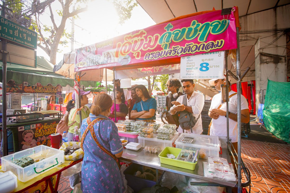 AusHCSriLanka's tweet photo. Week 1 down!
After starting the week off with a bang in the bakery, then delving into the world of Thai street food and meeting with market vendors, six chefs awarded through #SupremeChef are excited to share their learnings with others in Bangkok. https://t.co/1PTA100Rsy