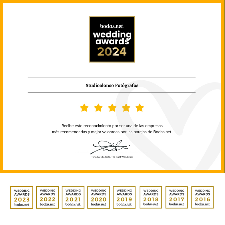 StudioalonsoFot's tweet photo. ¡ Y seguimos sumando premios!
Volvemos a conseguir el premio Wedding Awards 2024.

Gracias a nuestras parejas por dedicar un poquito de vuestro tiempo en dejarnos vuestras opiniones hemos sido uno de los ganadores en la categoría de fotografía de boda de @bodasnet otro año más. https://t.co/IwDNmcBmm4
