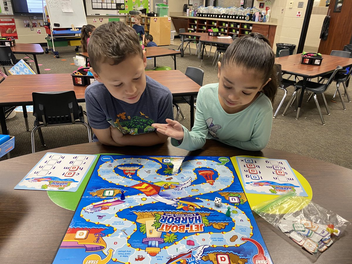 Reviewing vowels this week, so we played a little board game to help us find the missing vowels in words. @HumbleISD_LSE