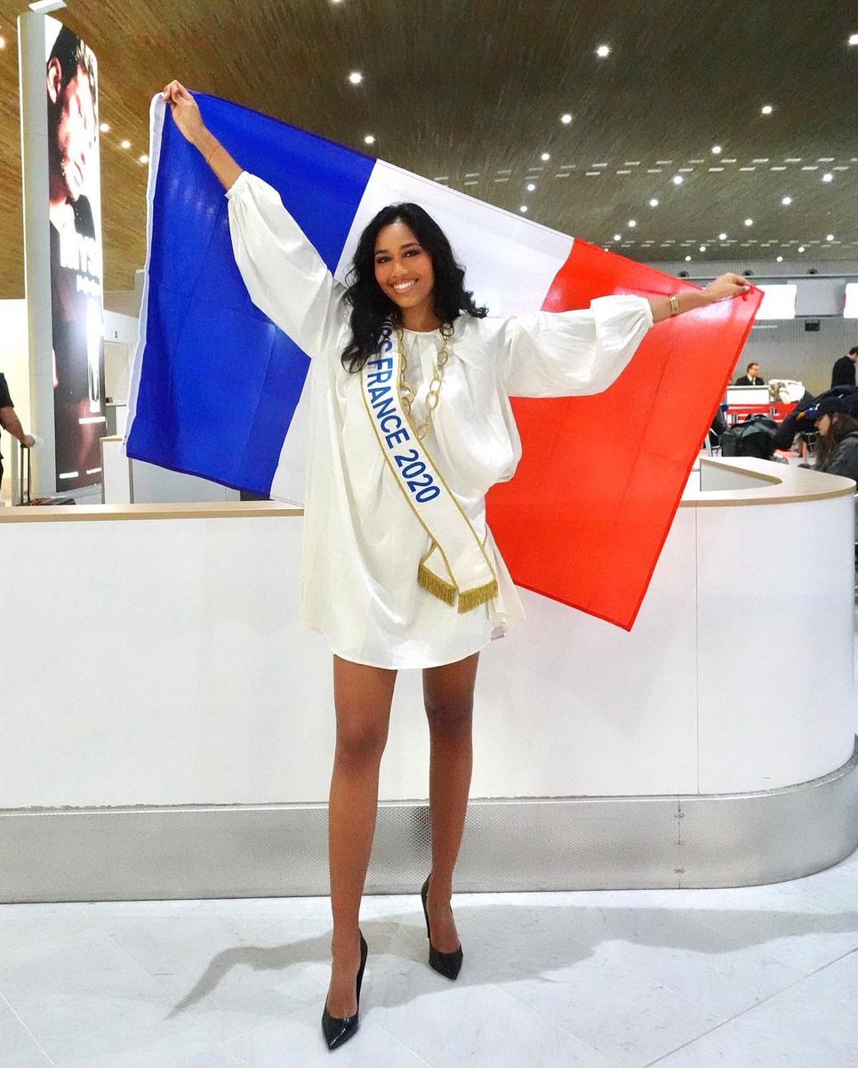 C’est l’heure du départ direction New Delhi !!! GOOO France 🇫🇷 ❤️😍 <a href="/MissWorldLtd/">Miss World</a> 
Merci pour tous vos messages et votre amour 🥹🥹🩵🤍❤️